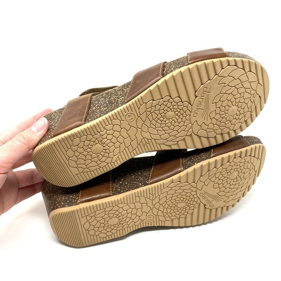 Dansko Women's Savannah Tan Waxy Burnished Leather - Picture 6 of 7